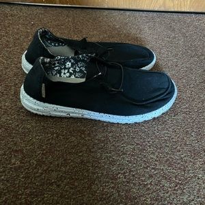 Brand: Hey dude. Size: 10. Worn: handful of times